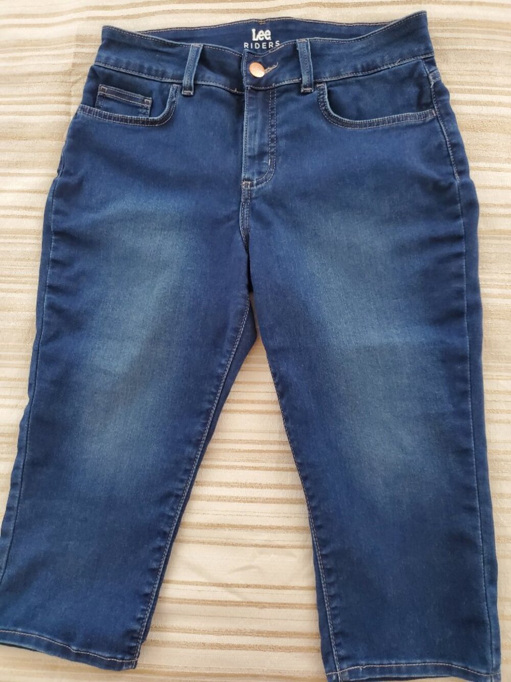 Riders by Lee Denim Capris 10M - Never worn - $6.99 Shipping